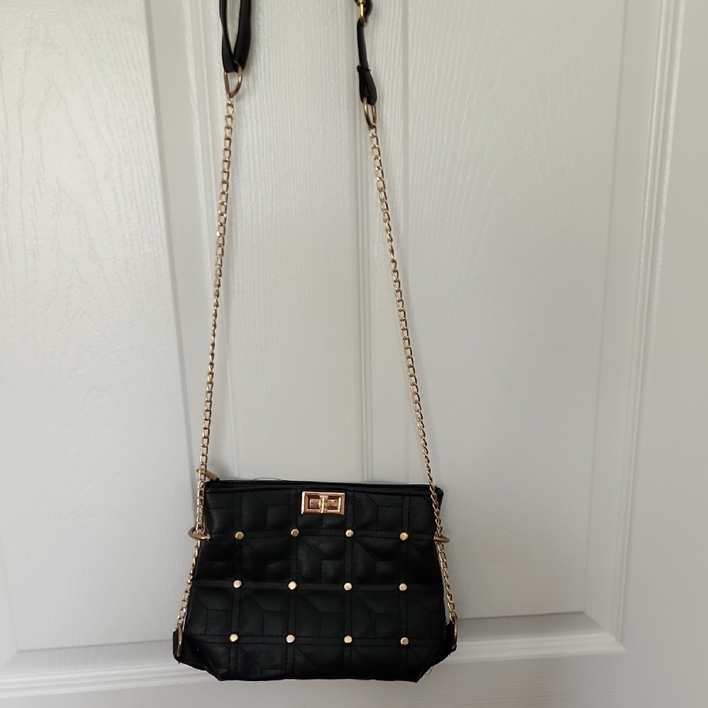 Elegant Black Quilted Shoulder Bag